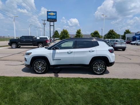 Used 2023 Jeep Compass Limited w/ Elite Group AWD/4WD image 9