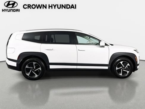 New 2026 Hyundai Ioniq 9 SE image 8