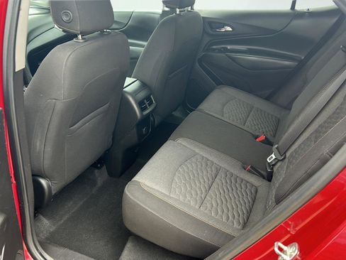 Used 2018 Chevrolet Equinox LT image 23