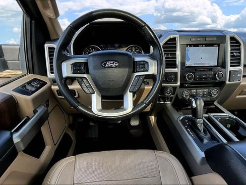 Used 2017 Ford F150 Lariat image 11