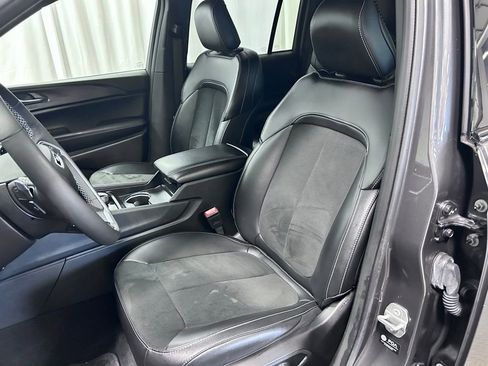 Used 2025 Jeep Grand Cherokee Altitude AWD/4WD image 7