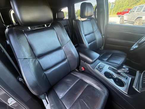 Used 2018 Jeep Grand Cherokee Limited AWD/4WD image 6