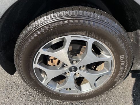 Used 2020 Kia Telluride EX AWD/4WD image 11