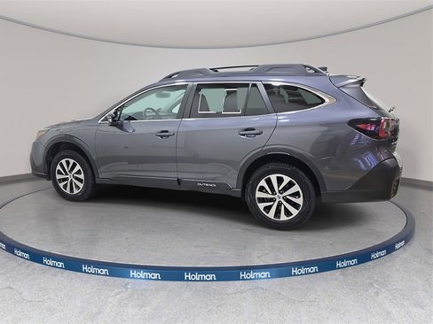 Used 2020 Subaru Outback Premium image 9