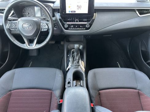 Used 2025 Toyota Corolla SE image 12