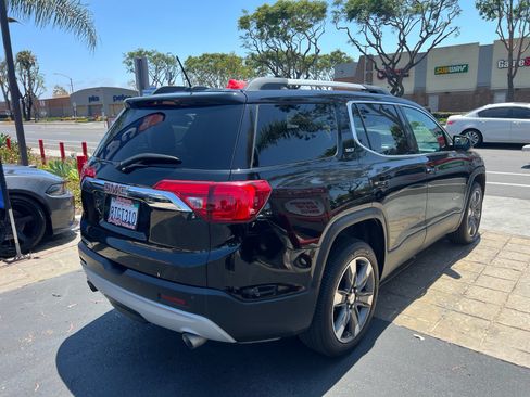 Used 2017 GMC Acadia SLT FWD image 8