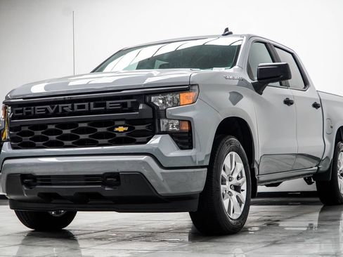 Used 2025 Chevrolet Silverado 1500 Custom RWD image 8