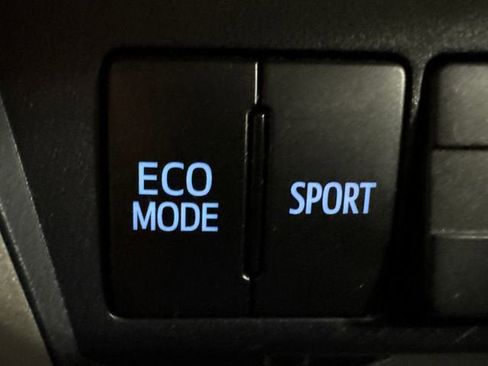Used 2013 Toyota RAV4 Limited AWD/4WD image 10