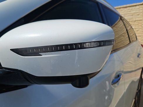 Used 2018 Nissan Pathfinder Platinum FWD image 13
