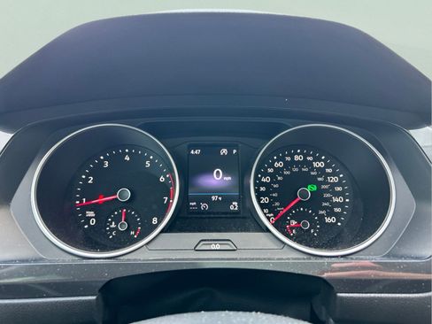 Used 2019 Volkswagen Tiguan SE w/ Panoramic Sunroof Package FWD image 27