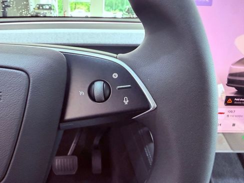 Used 2026 Tesla Model Y AWD image 22