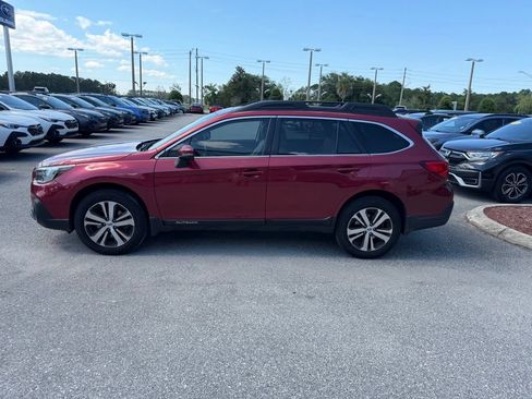 Used 2018 Subaru Outback 3.6R Limited AWD/4WD image 10