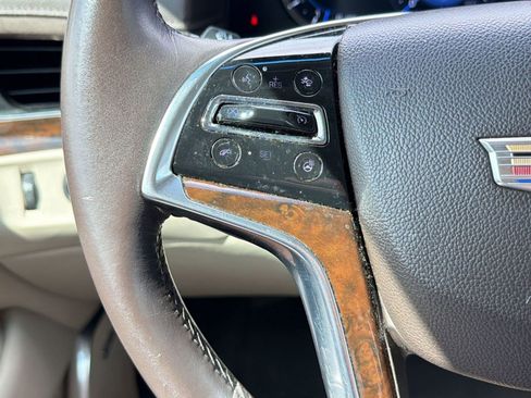 Used 2017 Cadillac Escalade Luxury image 16