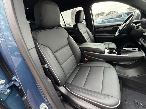 Used 2025 Buick Enclave Preferred image 21