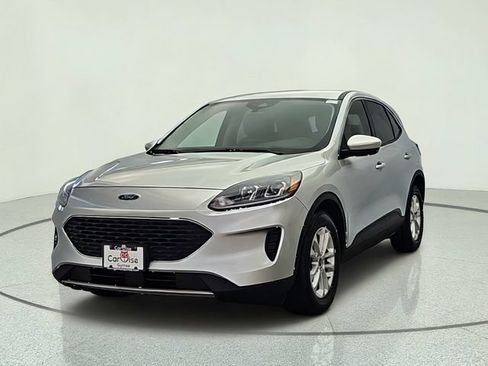 Used 2020 Ford Escape SE FWD image 2
