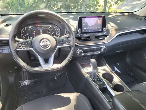 Used 2025 Nissan Altima 2.5 SV FWD image 20