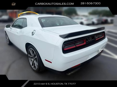Used 2023 Dodge Challenger R/T RWD image 3