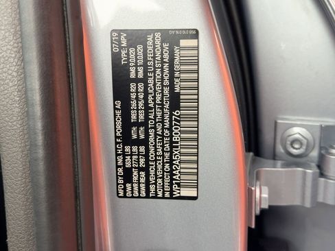 Certified 2020 Porsche Macan image 21