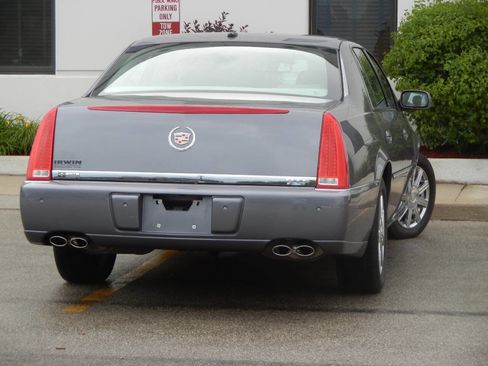 Used 2007 Cadillac DTS Luxury II FWD image 17