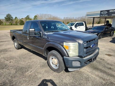 Used 2015 Ford F250 XL image 2