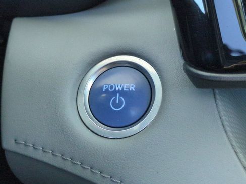 Used 2020 Toyota Highlander XLE AWD/4WD image 34