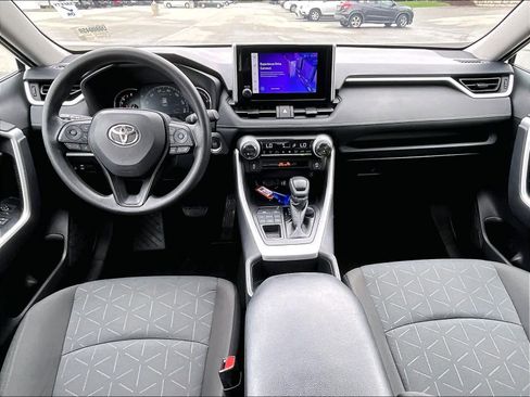Used 2025 Toyota RAV4 XLE AWD/4WD image 21