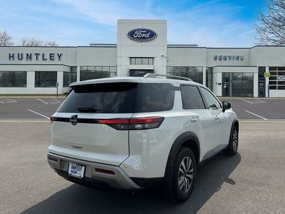 Used 2023 Nissan Pathfinder SL w/ Lighting Package (N92)