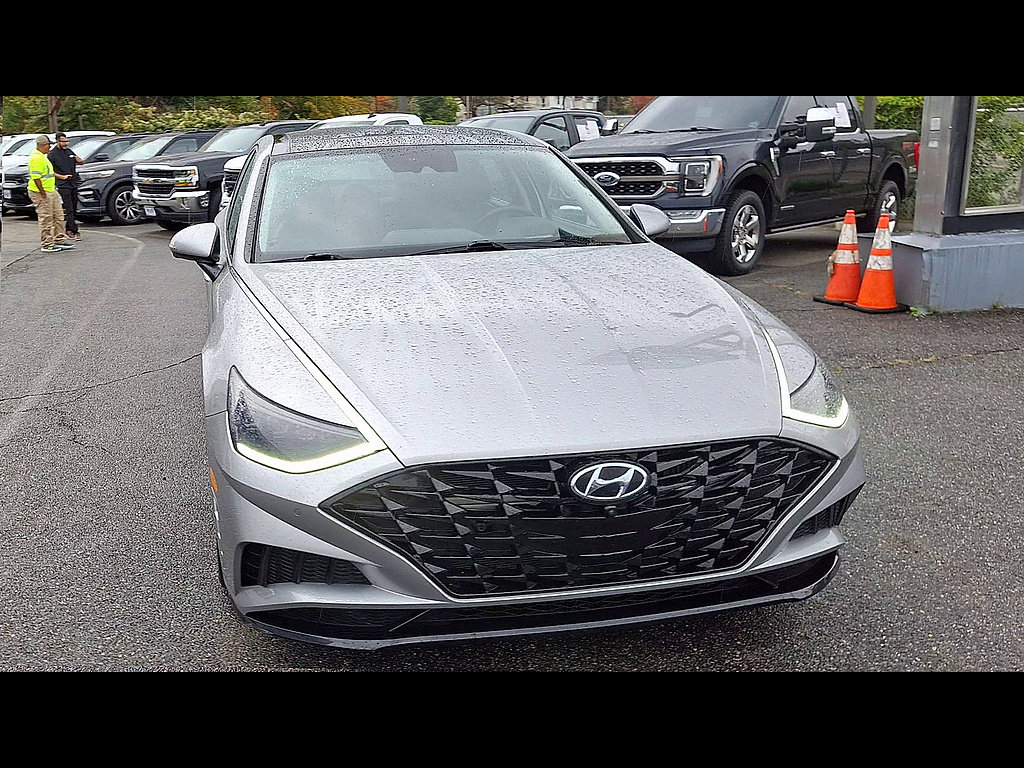 Used 2020 Hyundai Sonata Limited FWD image 3