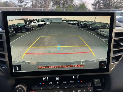 Used 2025 Toyota Tundra Limited image 39