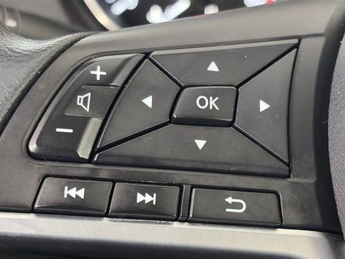 Used 2017 Nissan Rogue Sport SV image 17