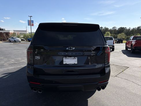 New 2026 Chevrolet Suburban Z71 image 5