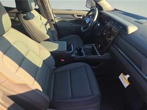 New 2026 GMC Terrain AT4 w/ LPO, Floor Liner Package image 25