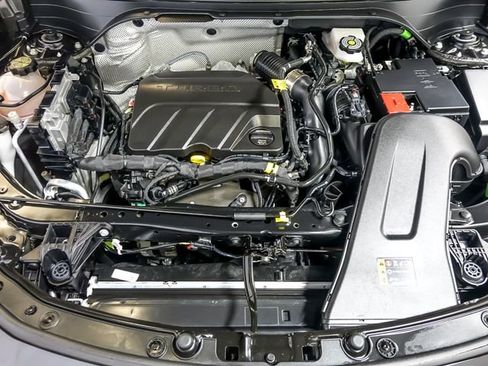 Certified 2025 Buick Envista Sport Touring w/ Convenience I Package FWD image 33