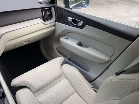 Used 2023 Volvo XC60 B5 Ultimate w/ Climate Package AWD/4WD image 18