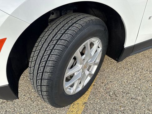 Certified 2024 Chevrolet Equinox LT image 2