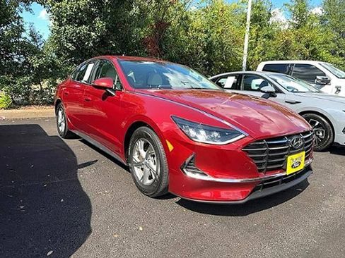 Used 2023 Hyundai Sonata SE image 1