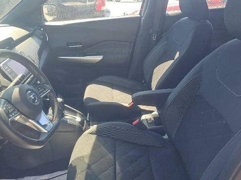 Used 2020 Nissan Kicks SV FWD image 3