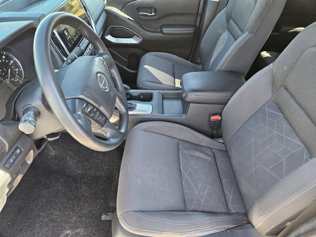 Used 2025 Nissan Frontier SV RWD image 8