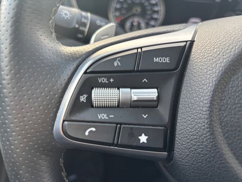 Used 2023 Genesis G70 2.0T image 19