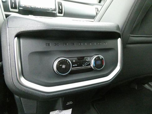 New 2025 Ford Expedition Max Active image 23