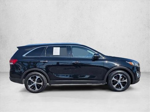 Used 2017 Kia Sorento EX w/ EX Advanced Touring Package image 4