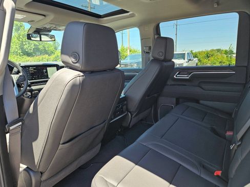New 2026 GMC Sierra 2500 SLT w/ SLT Premium Package AWD/4WD image 25
