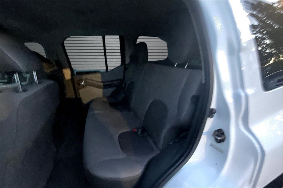 Used 2015 Nissan Xterra S RWD image 21