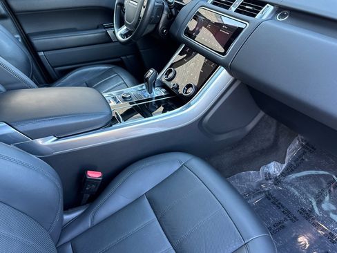 Used 2019 Land Rover Range Rover Sport HSE image 17