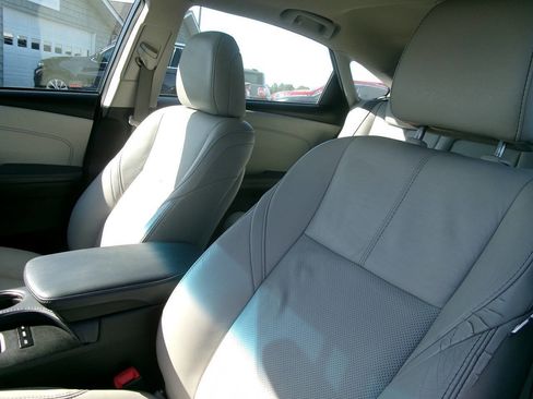 Used 2013 Toyota Avalon Limited w/ Technology Pkg FWD image 14
