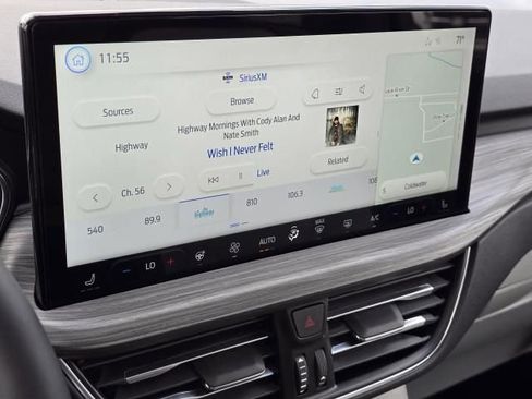 New 2024 Ford Escape SE w/ PHEV Premium Package image 25