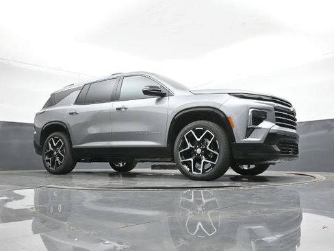 New 2026 Chevrolet Traverse High Country w/ LPO, Floor Liner Package image 15