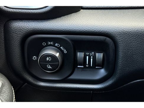 Used 2019 RAM 2500 Laramie image 29