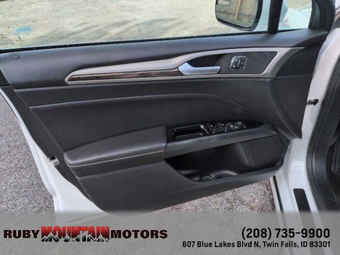 Used 2013 Ford Fusion SE FWD image 10