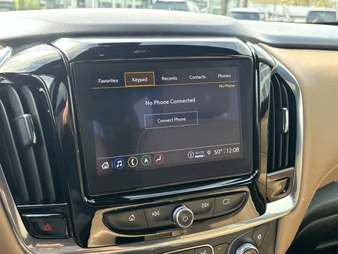 Used 2023 Chevrolet Traverse Premier image 17